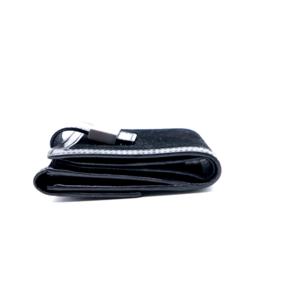 Gucci Compact Hook Wallet in Black with Logo Plate Suede and Leather Authentic - Picture 11 of 14